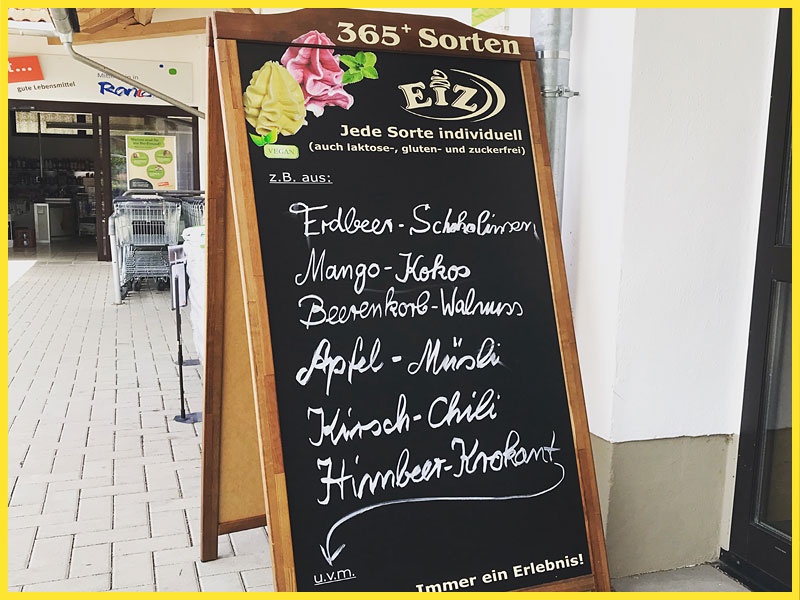 Webeaufsteller für Bio-Eis am Marktzentrum in Ranis